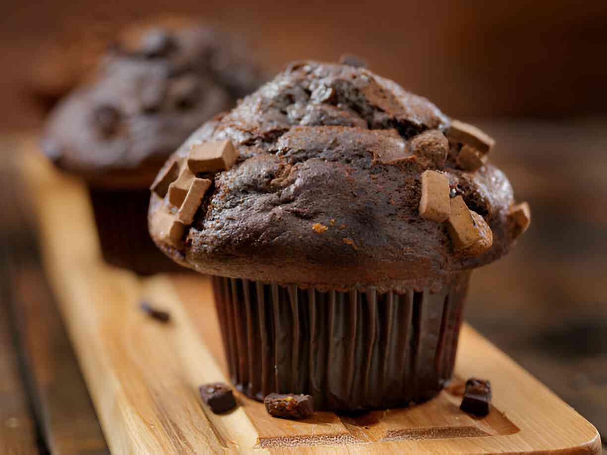 Chocolate Chip Cupcakes Recipe (Soft, Sweet & Chocolatey)